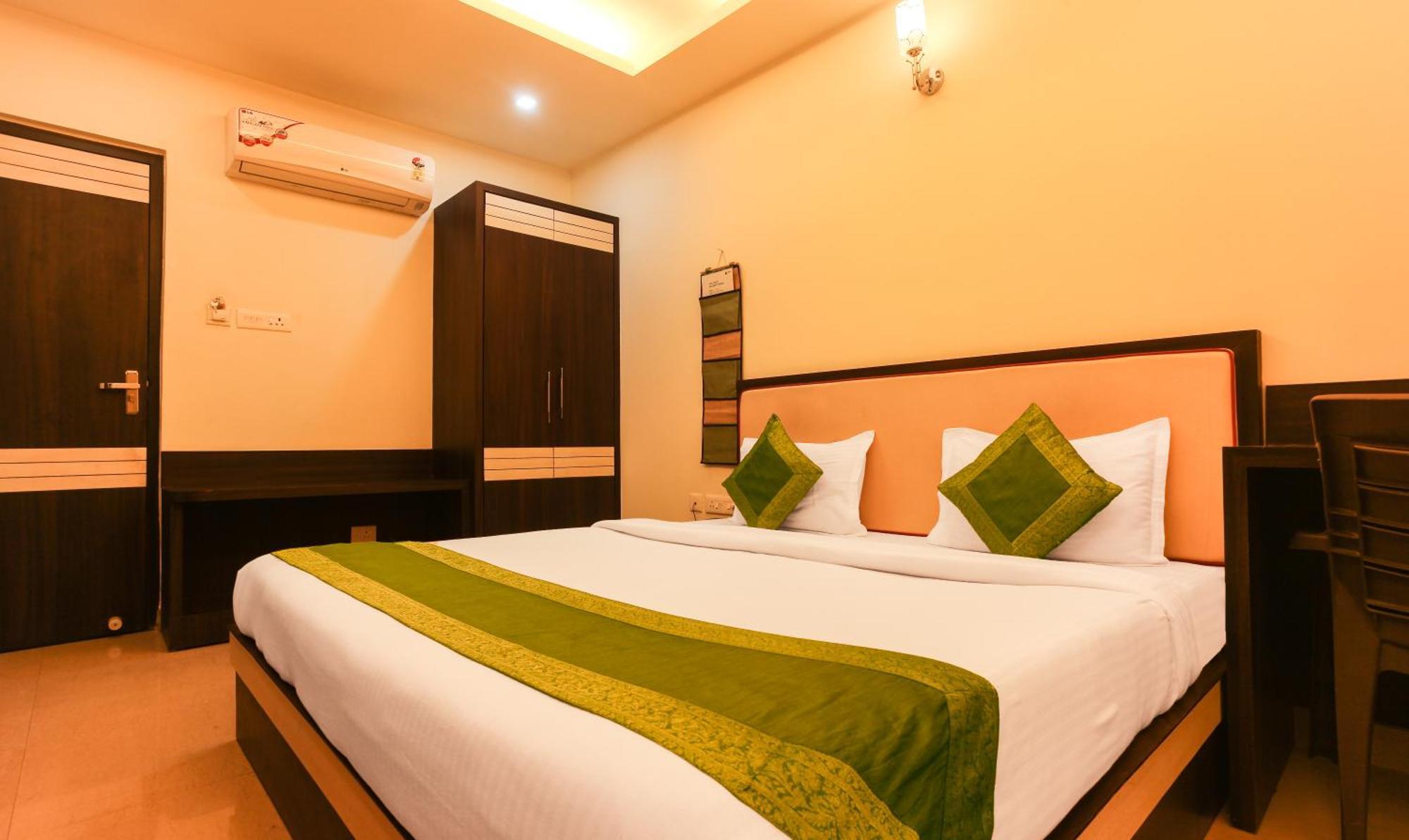 Hotel Janki International Sigra 2 Km From Kashi Vishwanath Temple Bénarès Extérieur photo