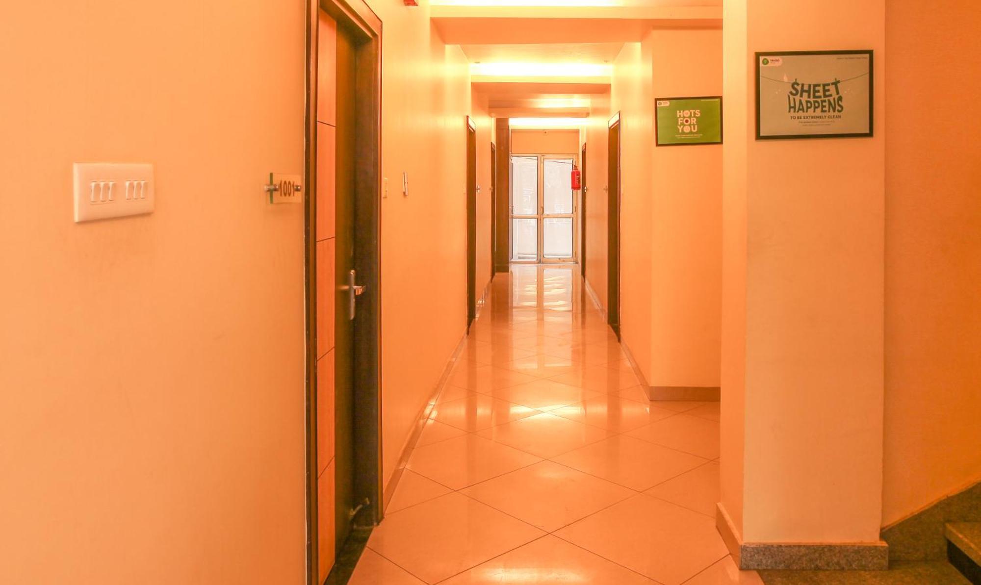 Hotel Janki International Sigra 2 Km From Kashi Vishwanath Temple Bénarès Extérieur photo