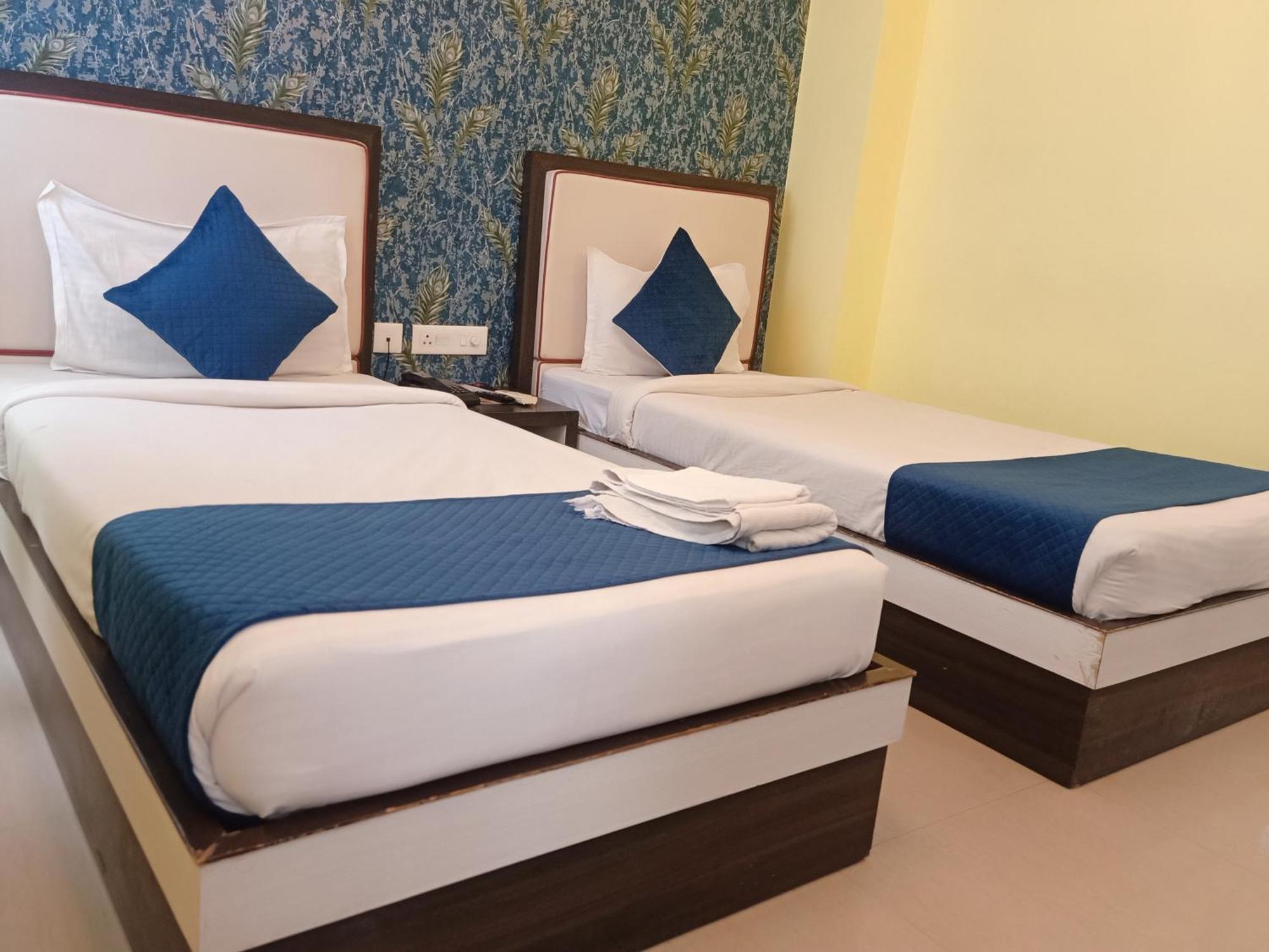 Hotel Janki International Sigra 2 Km From Kashi Vishwanath Temple Bénarès Extérieur photo