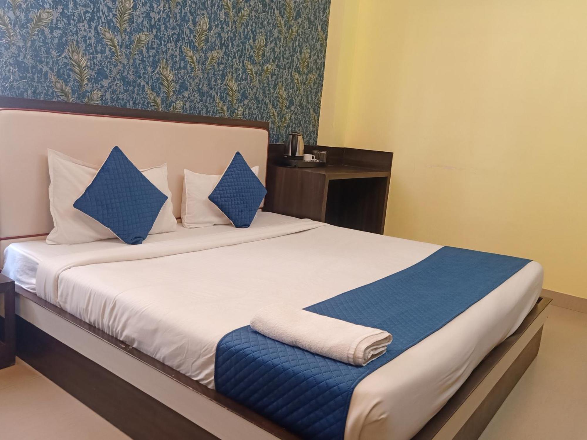 Hotel Janki International Sigra 2 Km From Kashi Vishwanath Temple Bénarès Extérieur photo