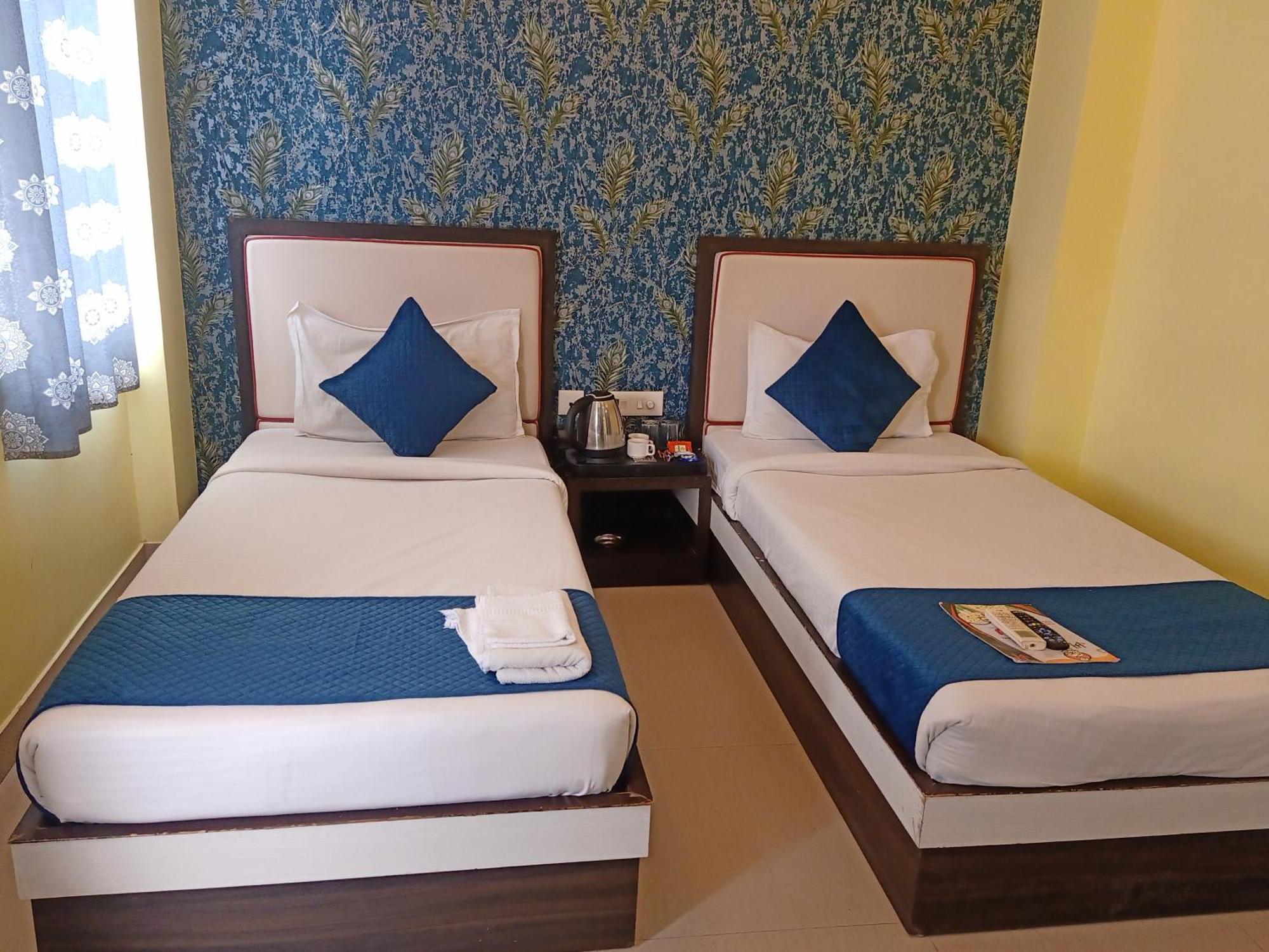 Hotel Janki International Sigra 2 Km From Kashi Vishwanath Temple Bénarès Extérieur photo