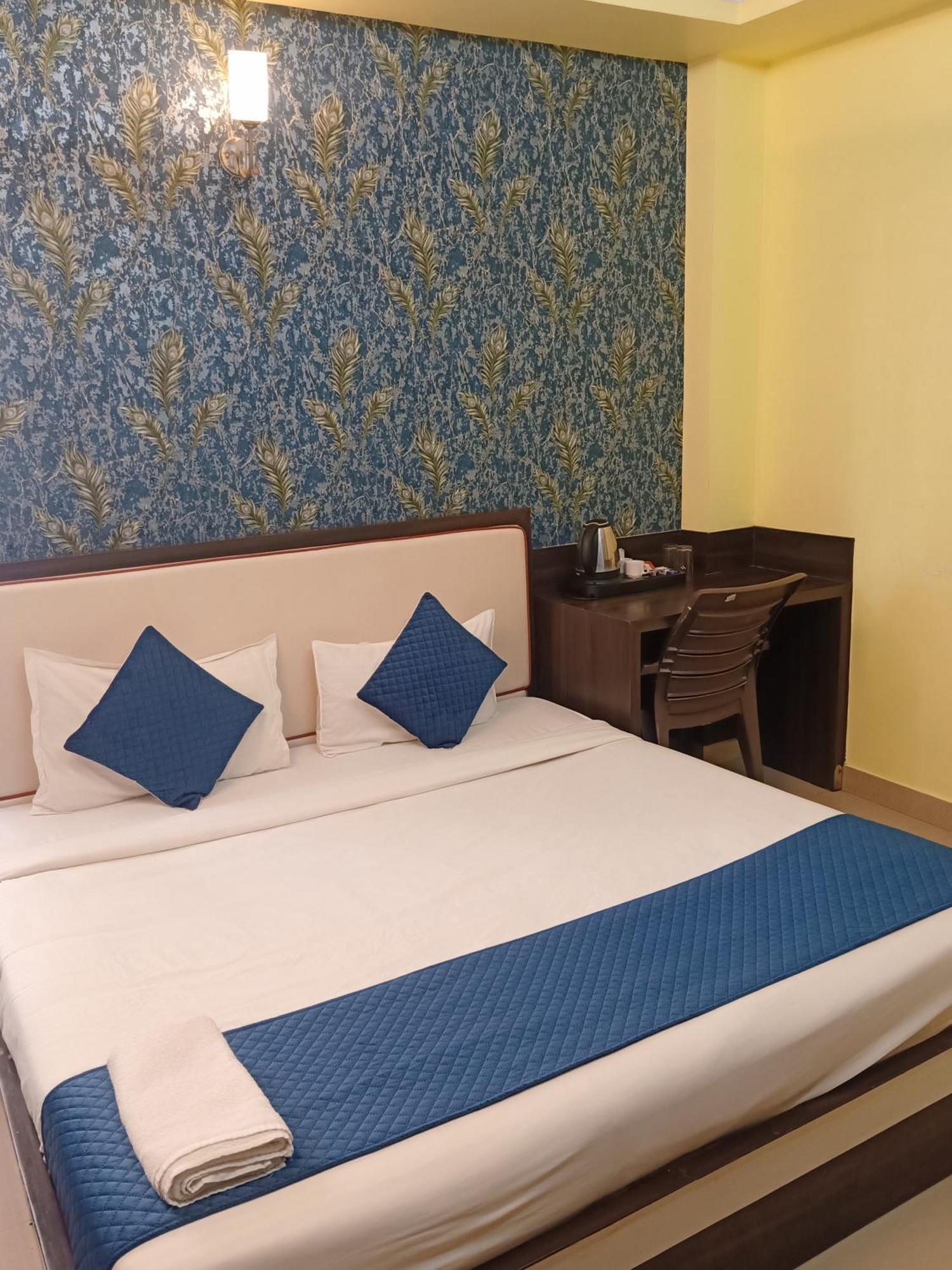 Hotel Janki International Sigra 2 Km From Kashi Vishwanath Temple Bénarès Extérieur photo