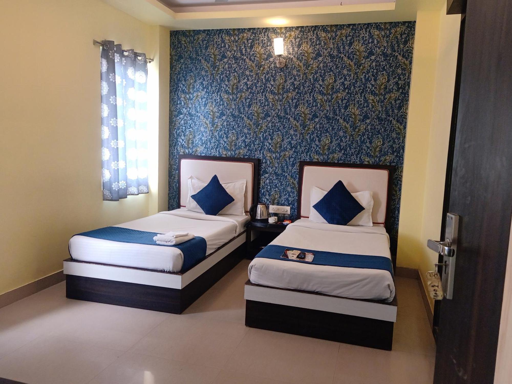 Hotel Janki International Sigra 2 Km From Kashi Vishwanath Temple Bénarès Extérieur photo