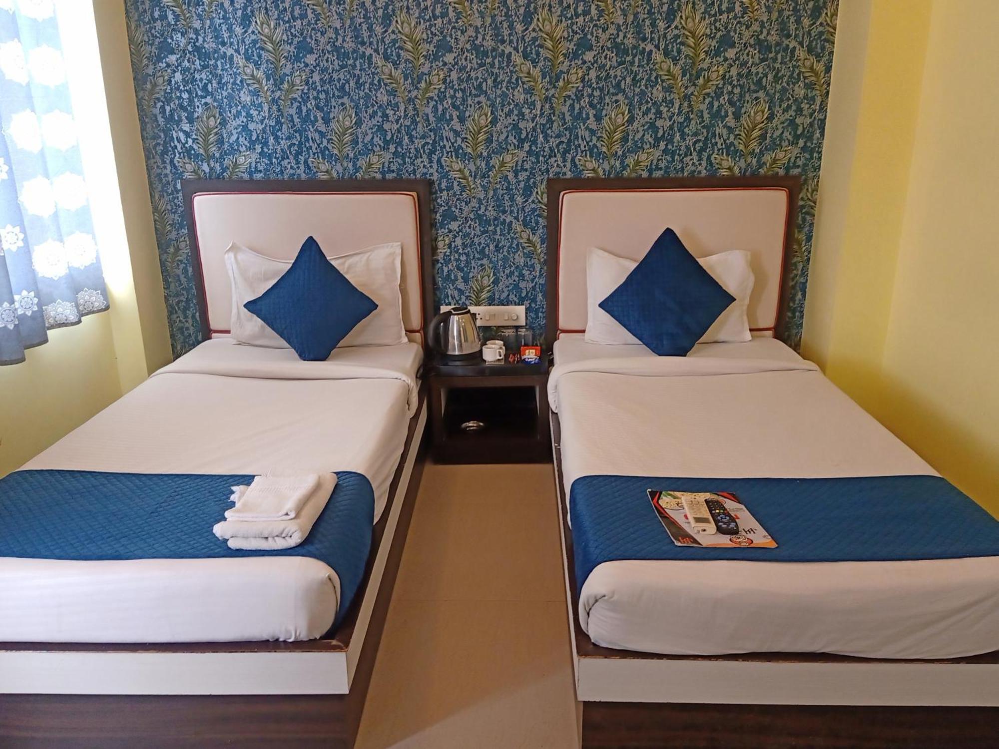 Hotel Janki International Sigra 2 Km From Kashi Vishwanath Temple Bénarès Extérieur photo